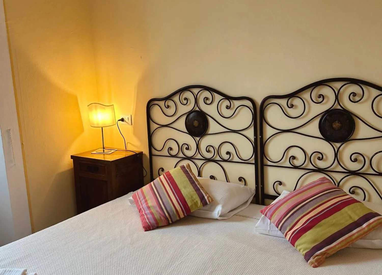 Villa Corti Lakeview Como Bed & Breakfast
