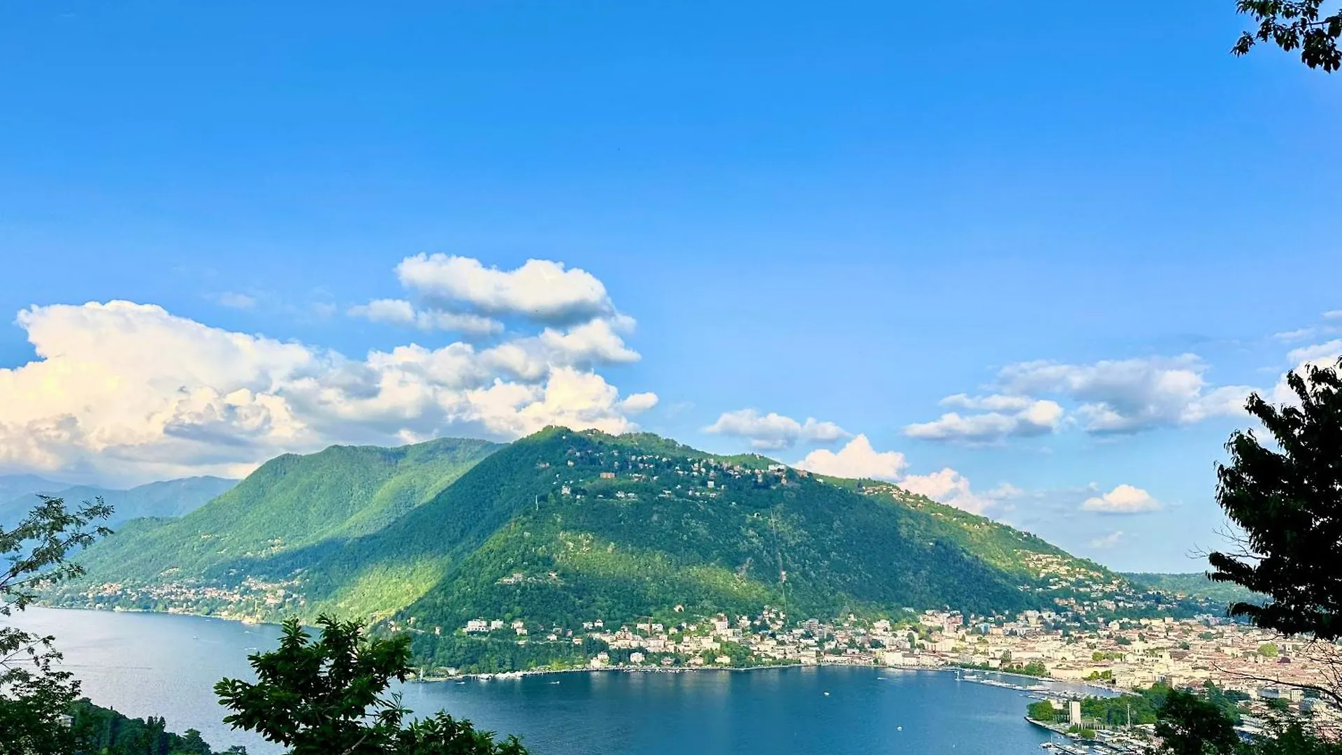 Villa Corti Lakeview Como Bed & Breakfast